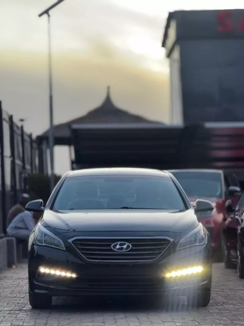 Hyundai Sonata   - 2015