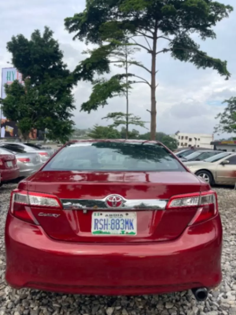 Toyota camry   - 2013