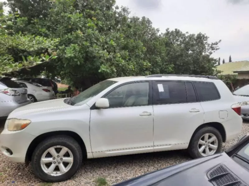 Toyota Highlander   - 2009