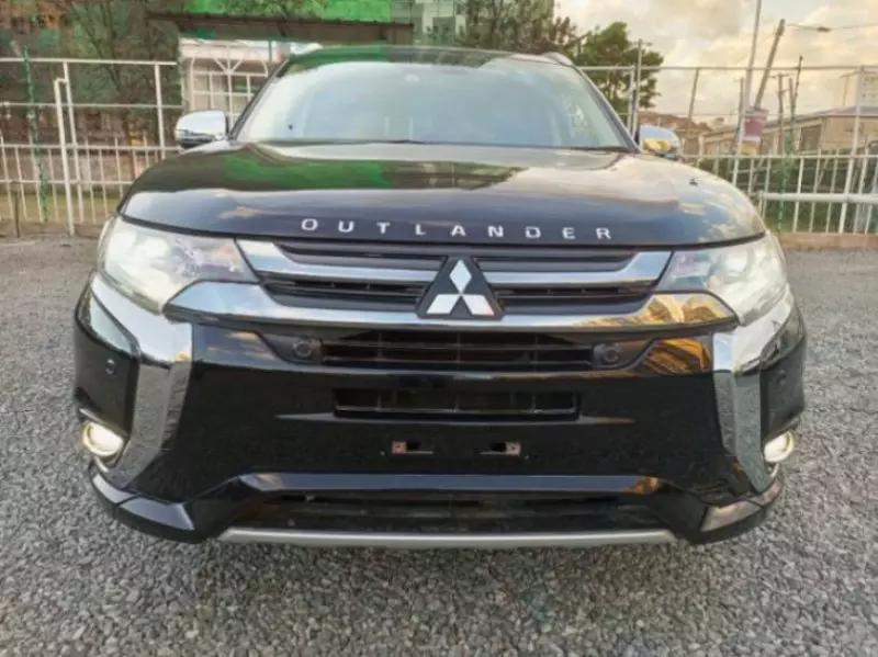 Mitsubishi Outlander hybrid    - 2016