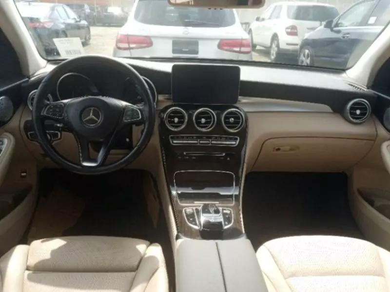 Mercedes-Benz GLC 300   - 2016