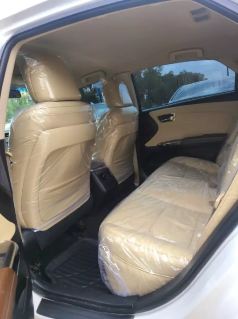 Toyota Avalon   - 2017