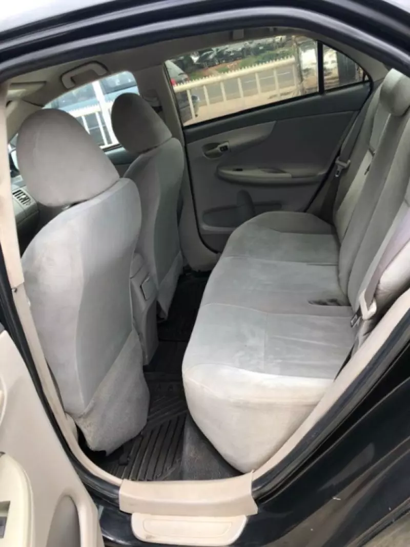 Toyota Corolla   - 2010