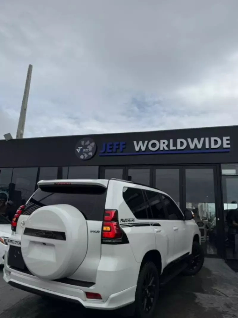 Toyota Land Cruiser   - 2020