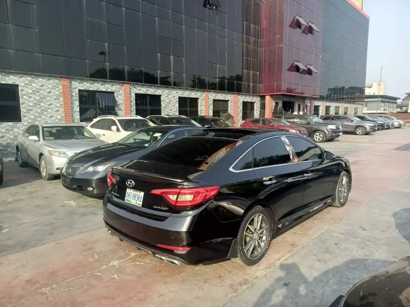 Hyundai Sonata   - 2015