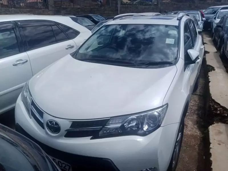 Toyota RAV 4   - 2019