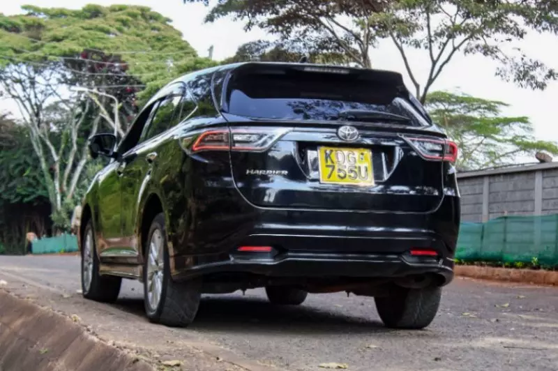 Toyota Harrier   - 2015
