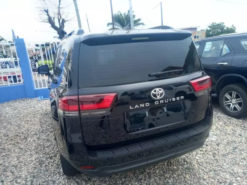 Toyota Land Cruiser   - 2023