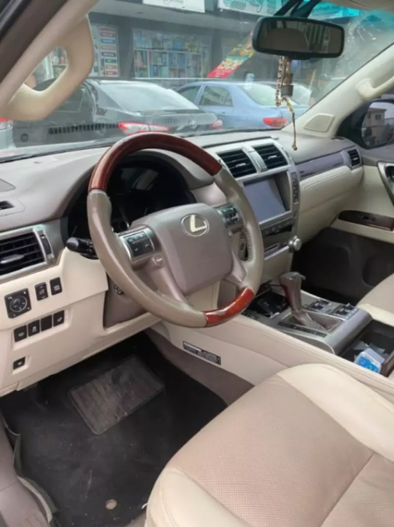 Lexus GX 460   - 2010