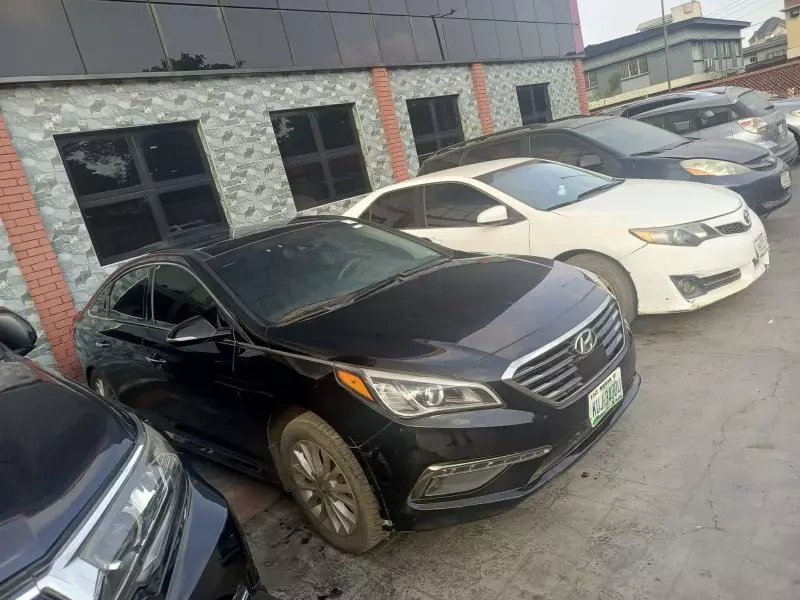 Hyundai Sonata   - 2015