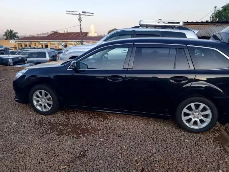 Subaru Legacy   - 2010