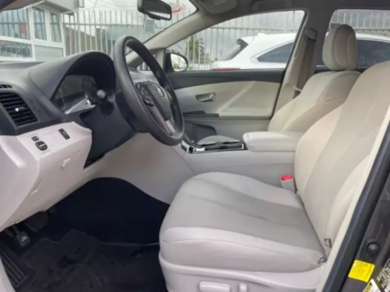 Toyota Venza   - 2014