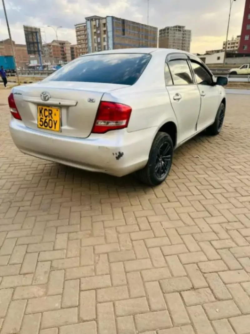 Toyota Axio    - 2011