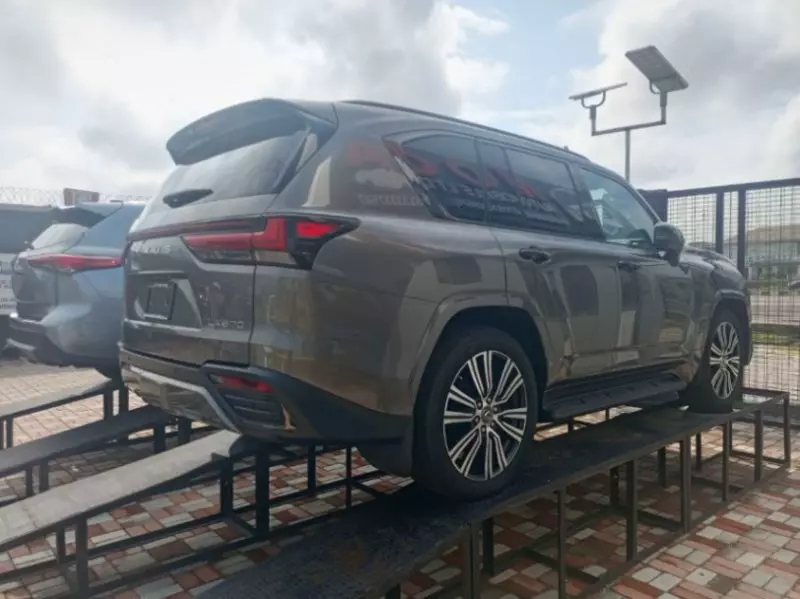 Lexus LX 600   - 2022