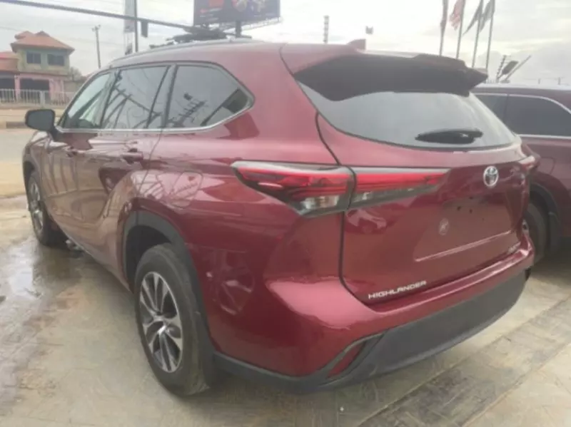 Toyota Highlander   - 2022
