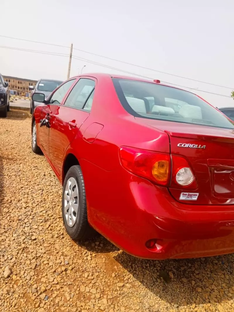 Toyota Corolla   - 2010