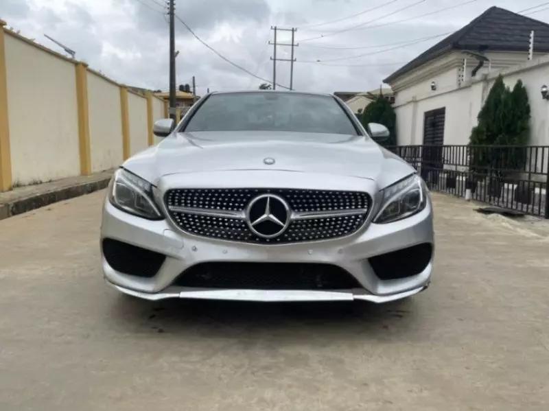 Mercedes-Benz C 300 - 2015