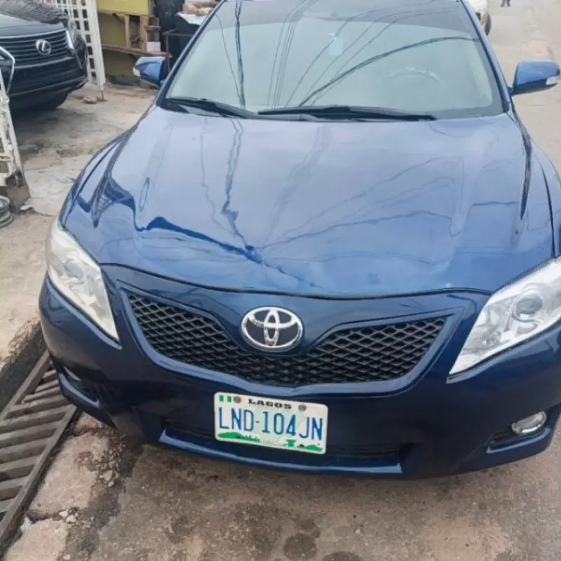 Toyota Camry   - 2009