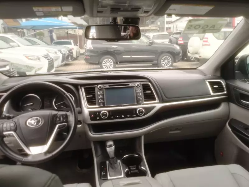 Toyota Highlander   - 2014