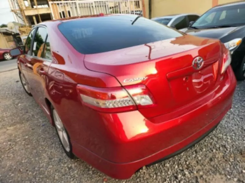 Toyota camry   - 2011