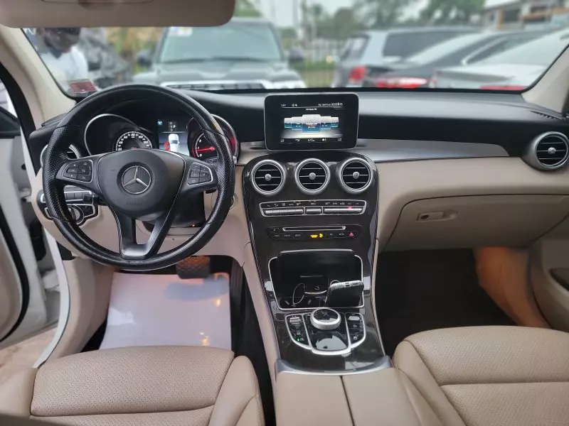 Mercedes-Benz GLC 300   - 2018