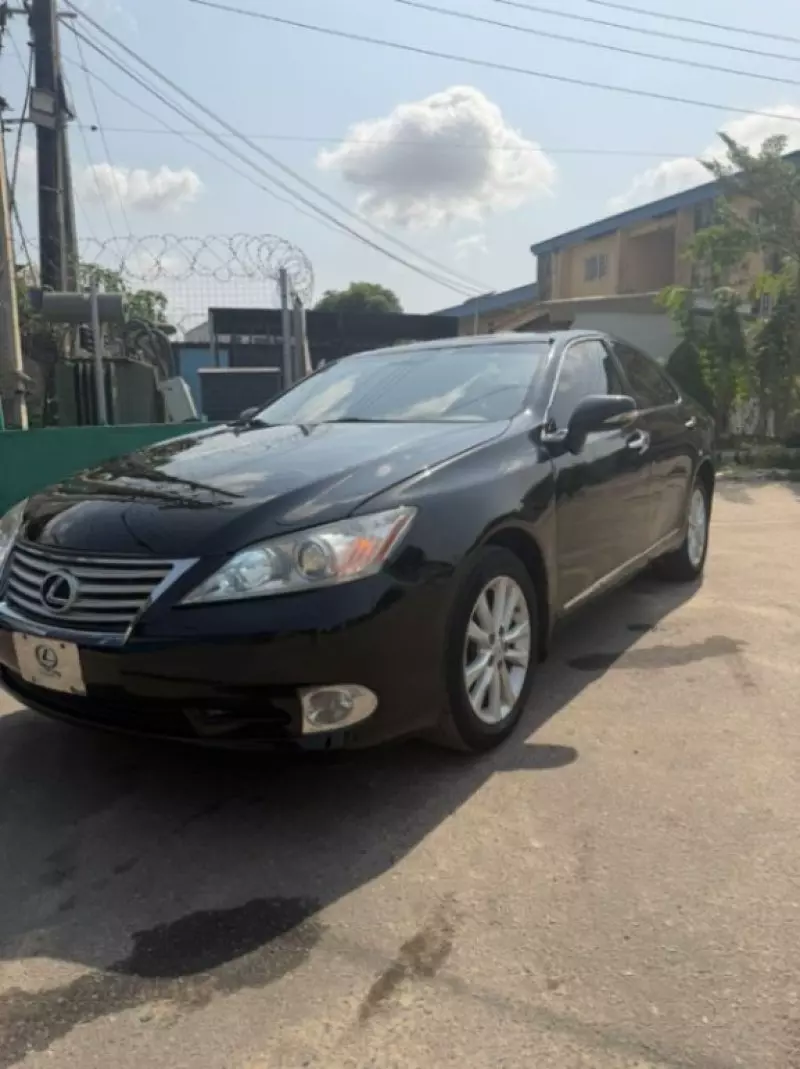 Lexus ES 350   - 2011