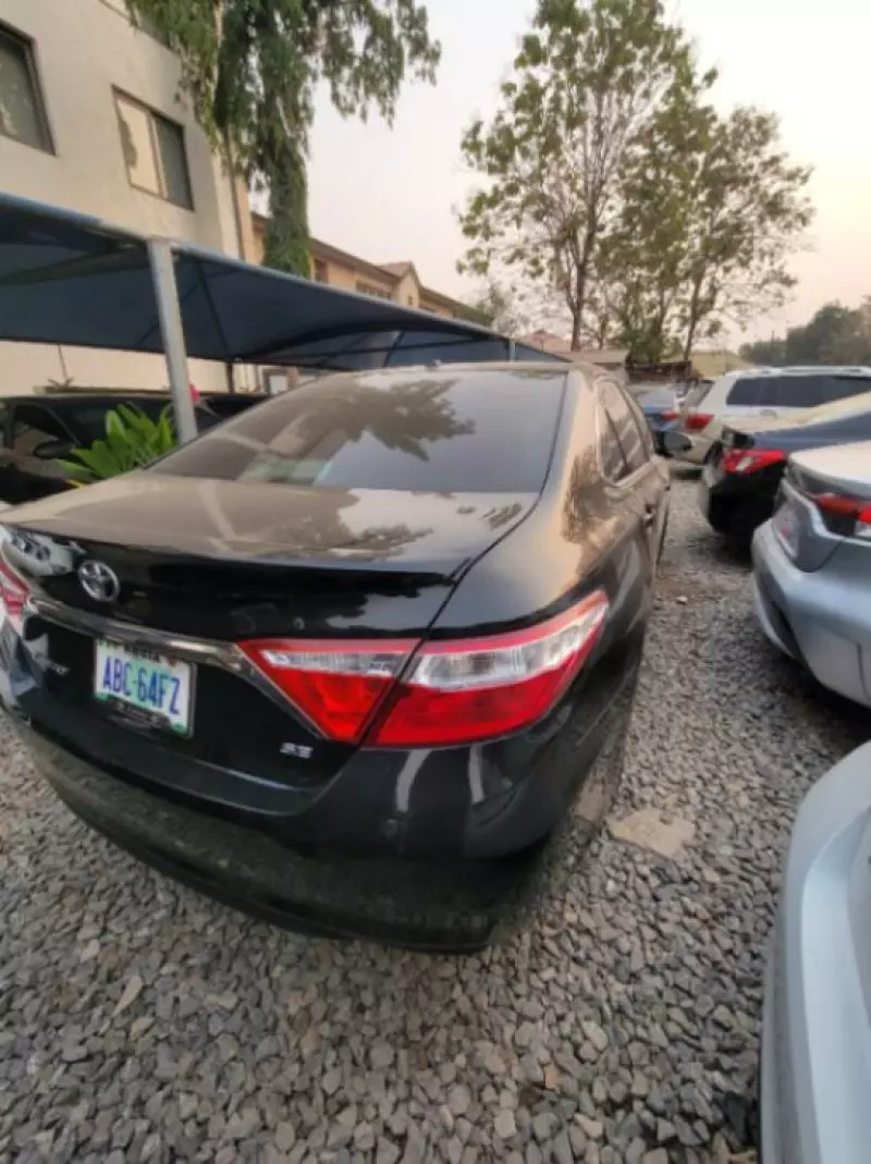 Toyota Camry   - 2017