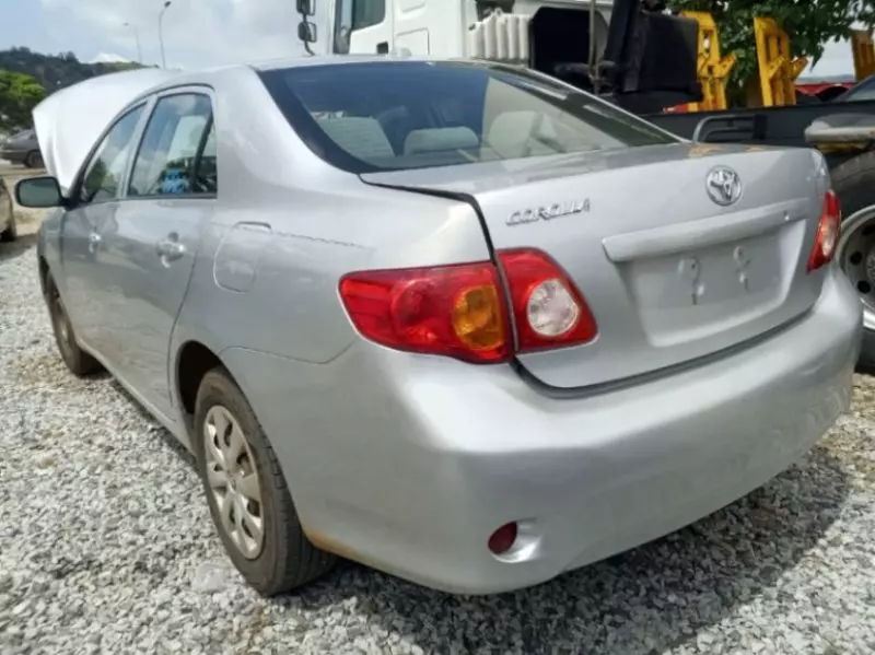 Toyota Corolla   - 2009