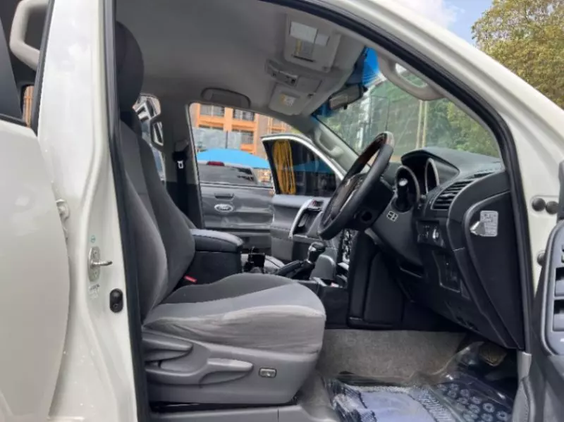 Toyota Landcruiser Prado   - 2016