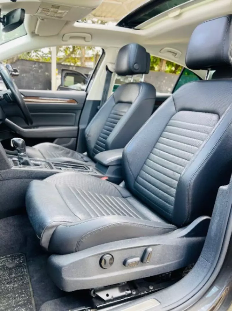 Volkswagen Passat   - 2018