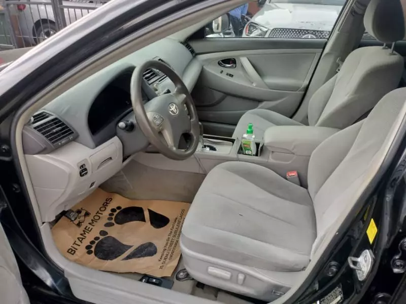 Toyota Camry   - 2011