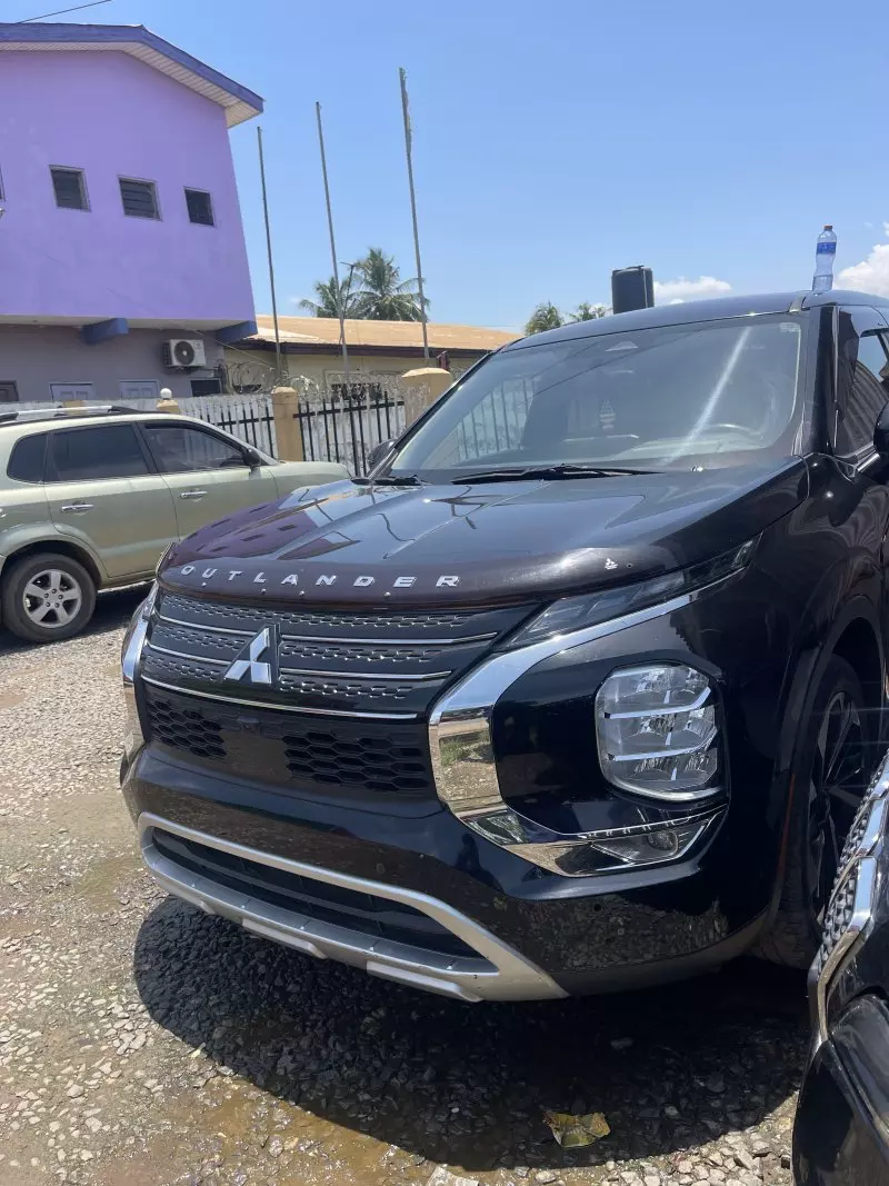 Mitsubishi OUTLANDER   - 2021