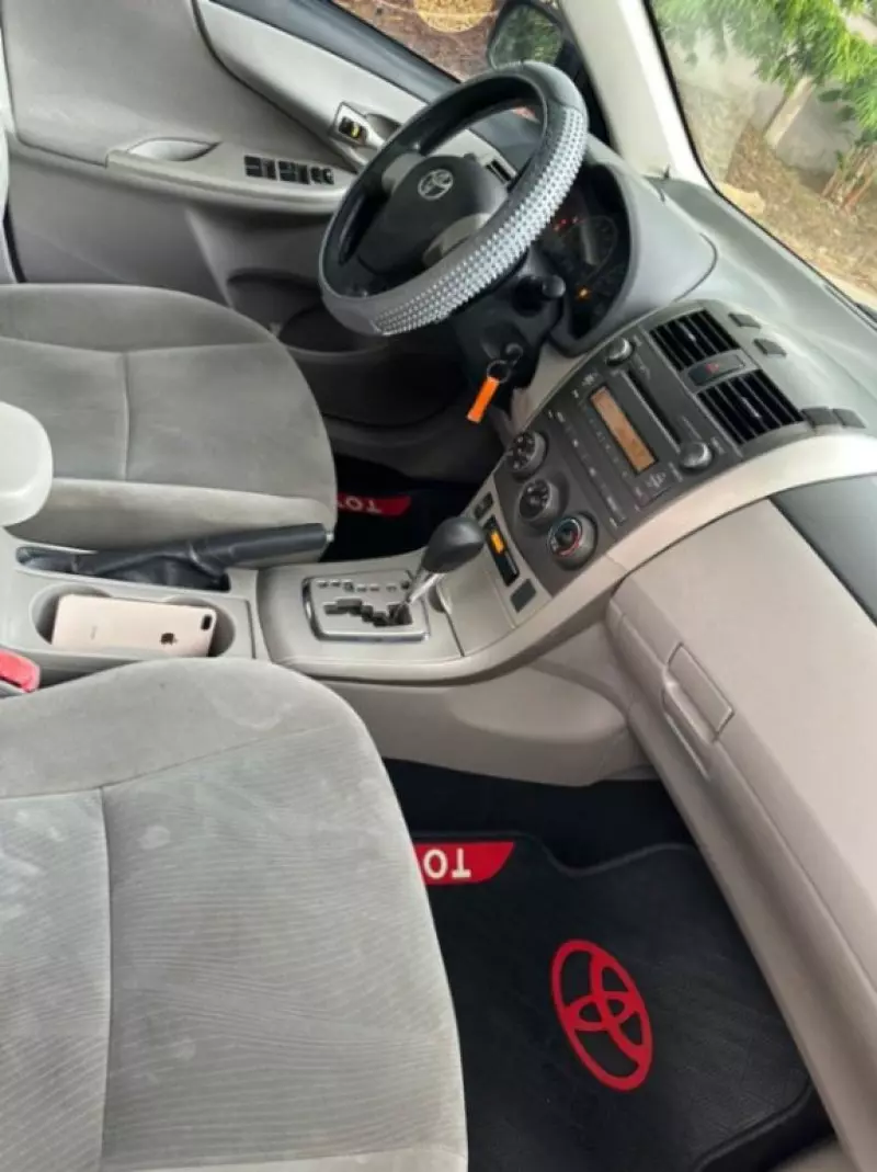 Toyota Corolla   - 2011