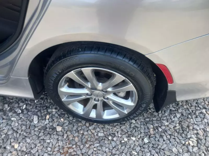 Chrysler 200   - 2016
