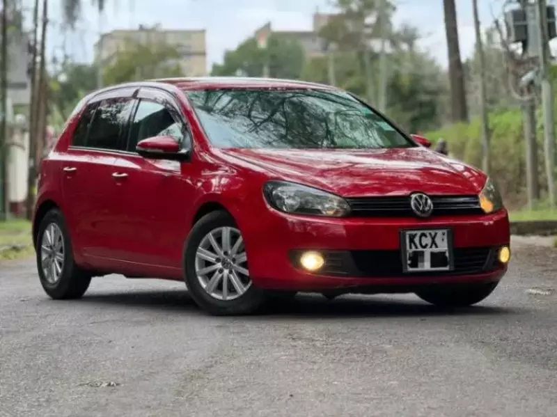 Volkswagen Golf   - 2012