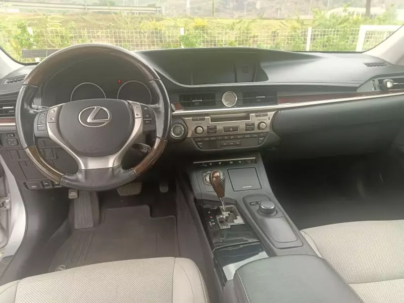 Lexus ES 350   - 2013