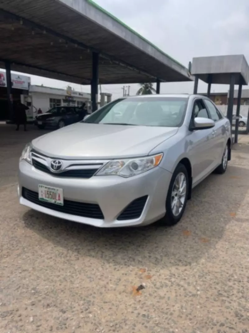 Toyota Camry   - 2012