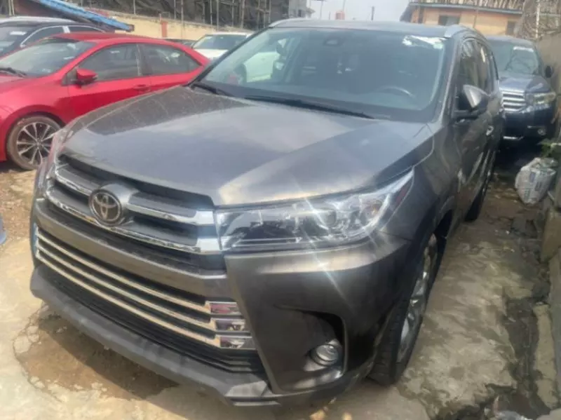 Toyota Highlander   - 2018