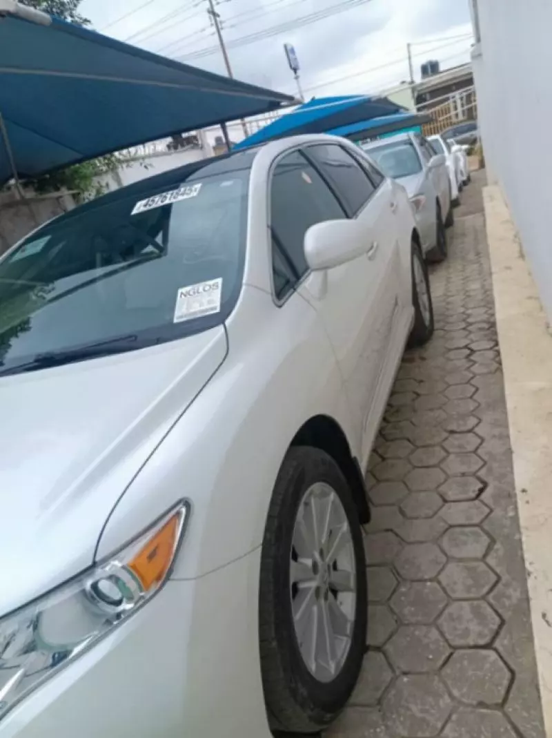 Toyota Venza   - 2011