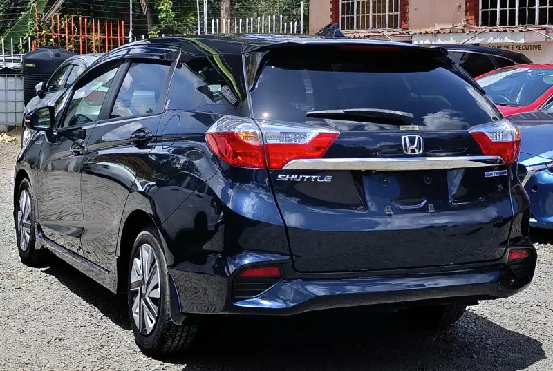 Honda Fit shuttle hybrid   - 2018