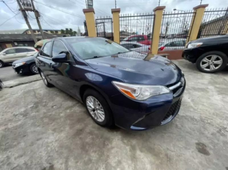 Toyota Camry   - 2016