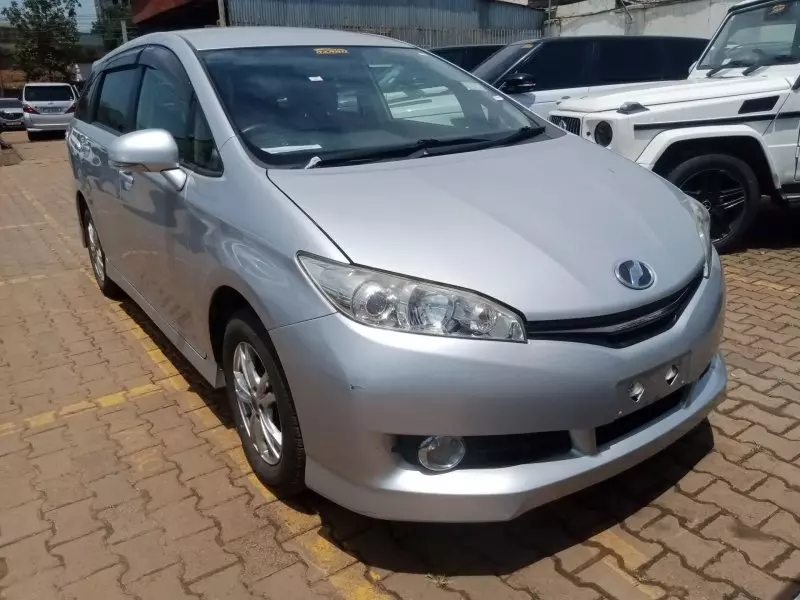 Toyota Wish   - 2012