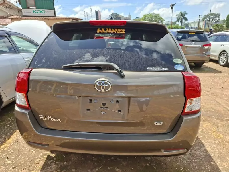 Toyota Fielder    - 2012