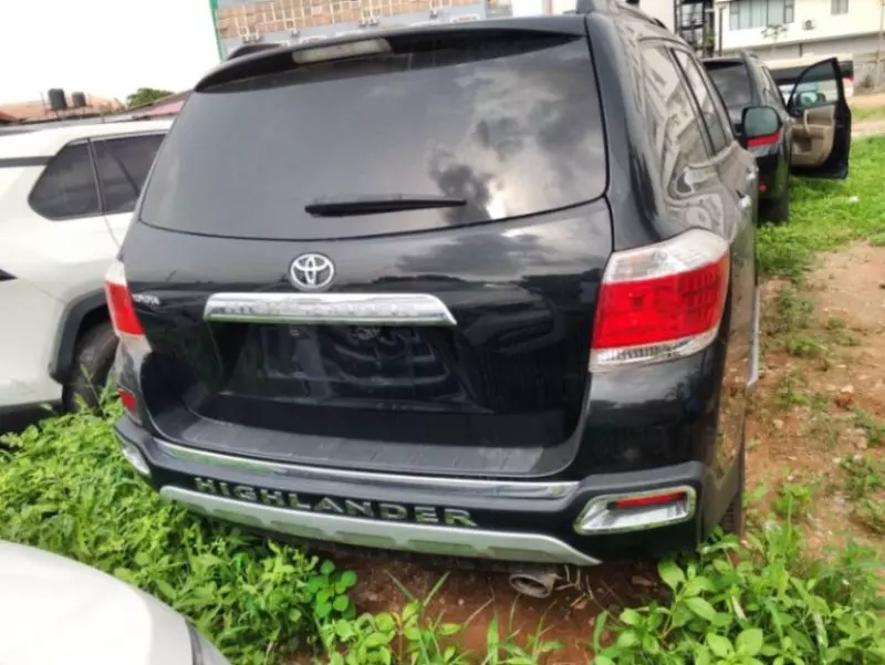 Toyota Highlander   - 2013