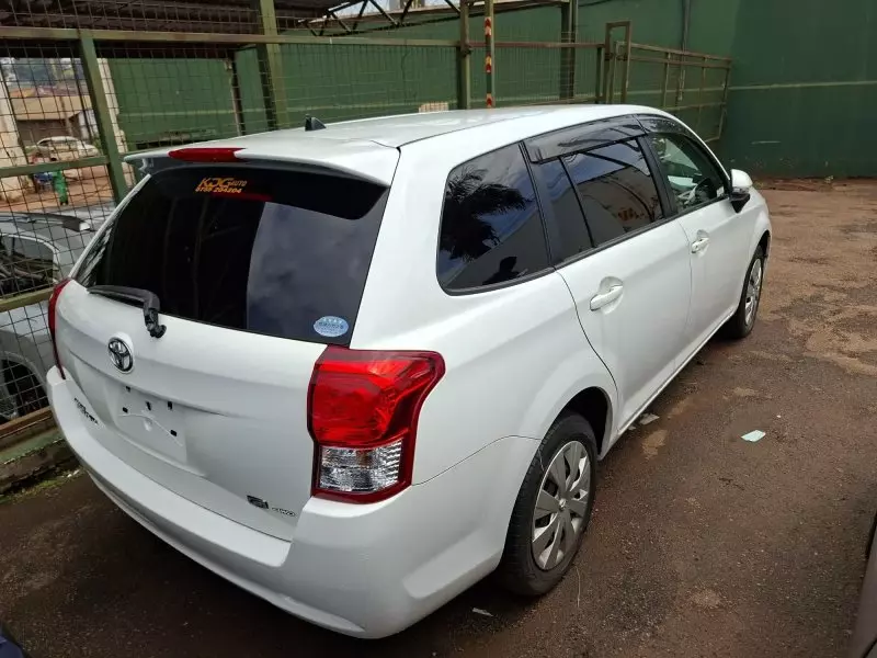 Toyota Fielder    - 2013
