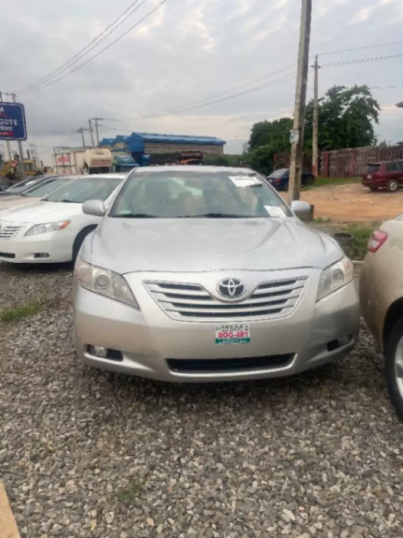 Toyota Camry   - 2007
