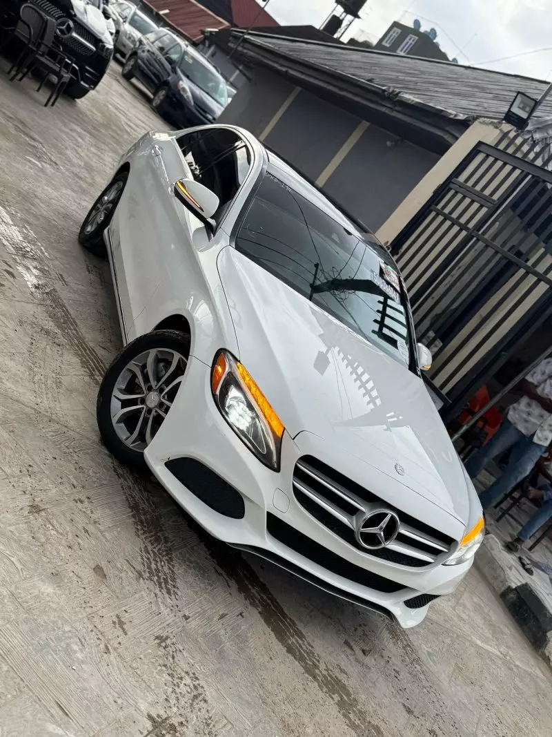 Mercedes-Benz C 300   - 2016