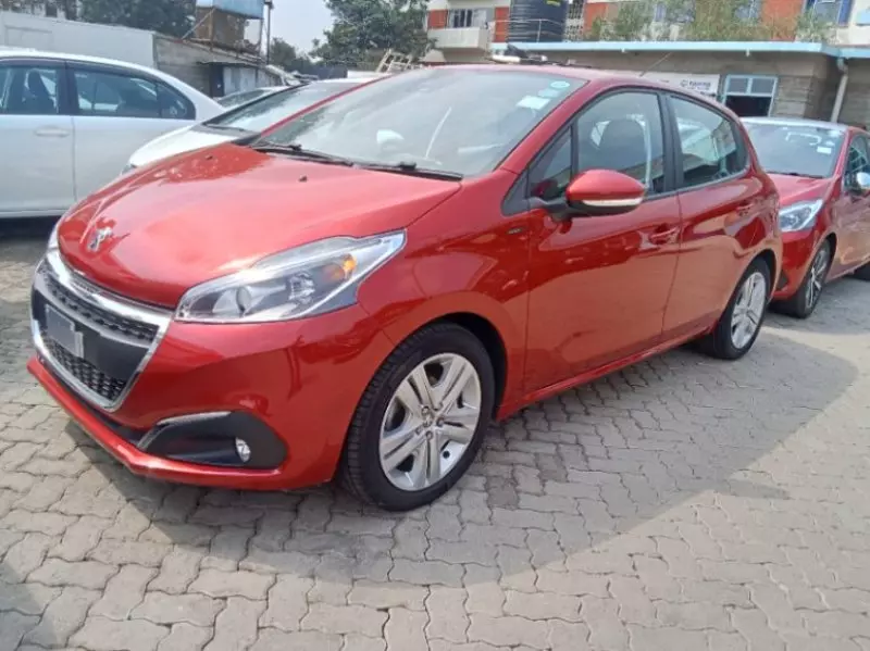 Peugeot 208   - 2018