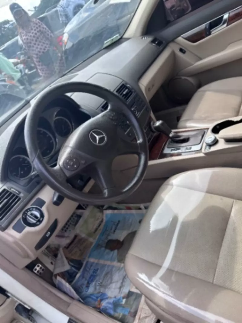 Mercedes-Benz C 300   - 2011