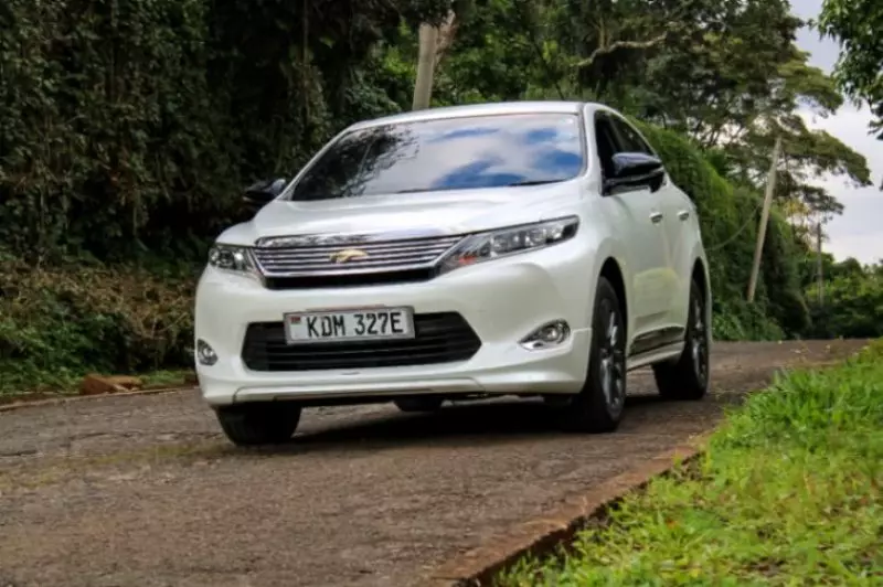 Toyota Harrier   - 2017